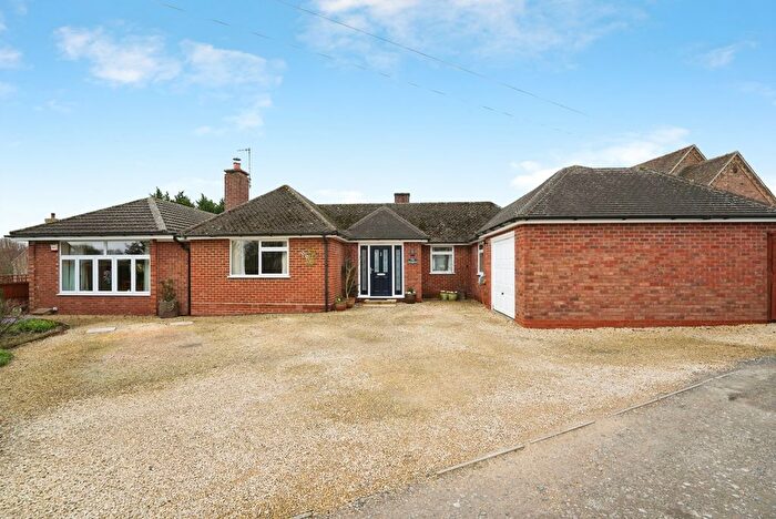 4 Bedroom Bungalow For Sale In Station Road, Blackminster, Evesham, Worcestershire, WR11