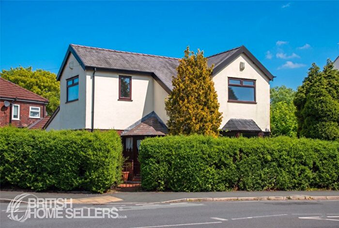 3 Bedroom Detached House For Sale In Liverpool Road, Widnes, Cheshire, WA8
