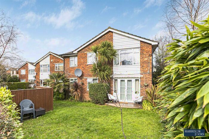 2 Bedroom Flat To Rent In Cumberland Road, Ashford, TW15