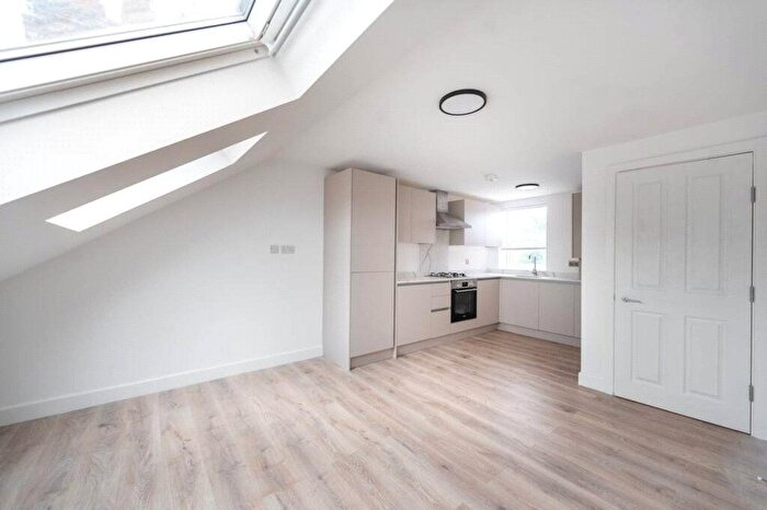 2 Bedroom Flat To Rent In Leopold Road, London, NW10