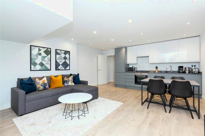 1 Bedroom Flat To Rent In Almeida Street, Barnsbury, London, N1