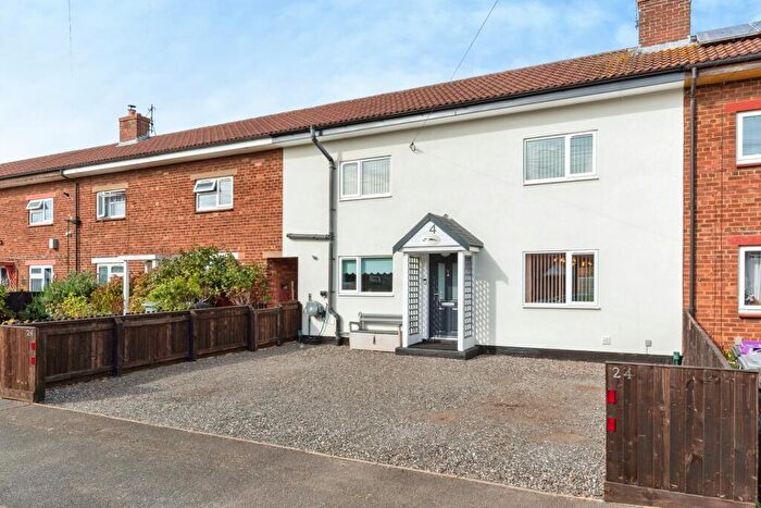 3 Bedroom Terraced House For Sale In Oakleigh Road, Grantham, NG31
