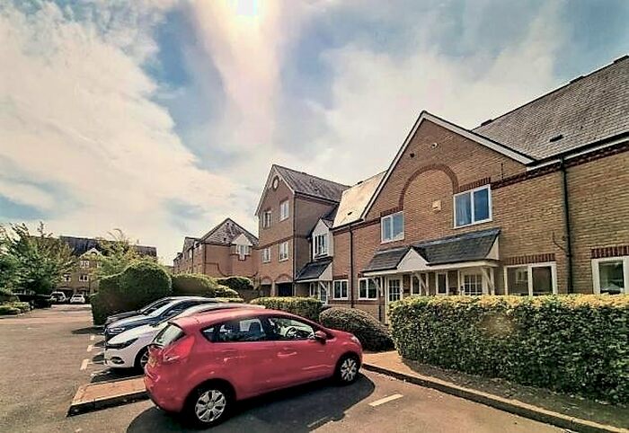 2 Bedroom Property To Rent In Norbury Avenue, Watford, WD24