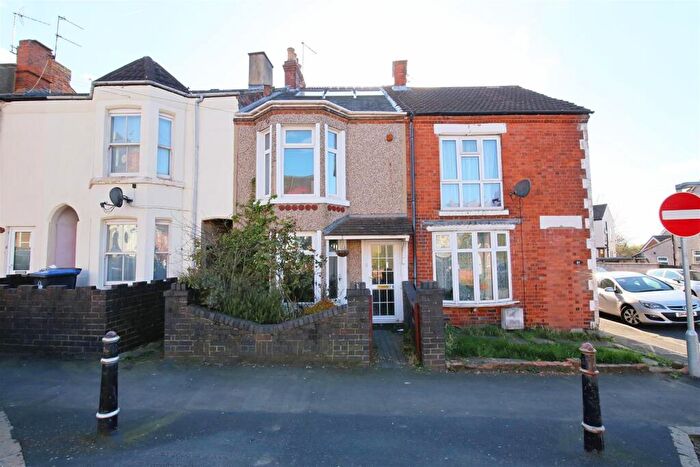 3 Bedroom Terraced House For Sale In South Street, Rugby, CV21