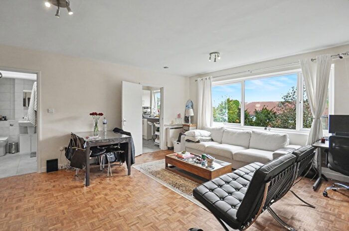 1 Bedroom Flat To Rent In Malvern Way, London, W13