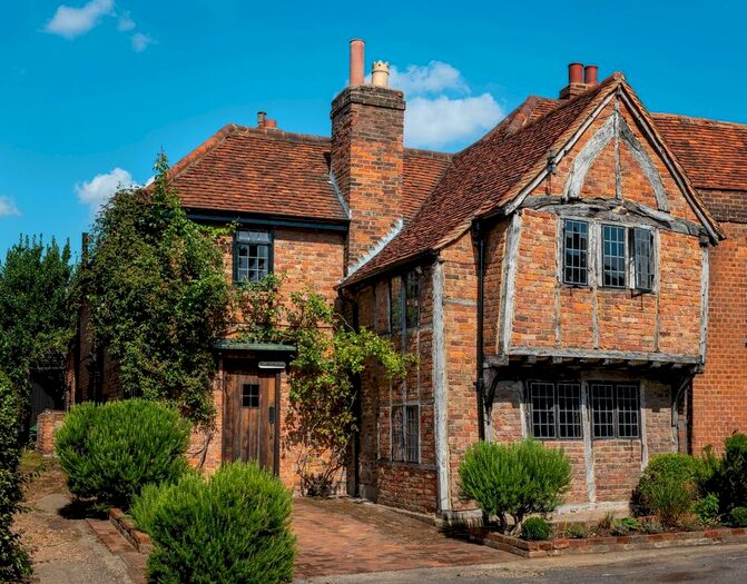 4 Bedroom End Of Terrace House To Rent In Village Road, Denham Village, Bucks, UB9