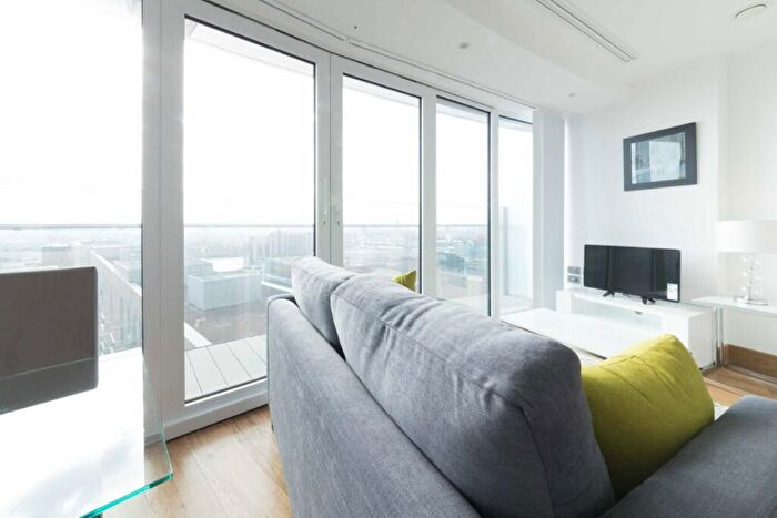 Flat To Rent In Crossharbour Plaza, Canary Wharf, E14