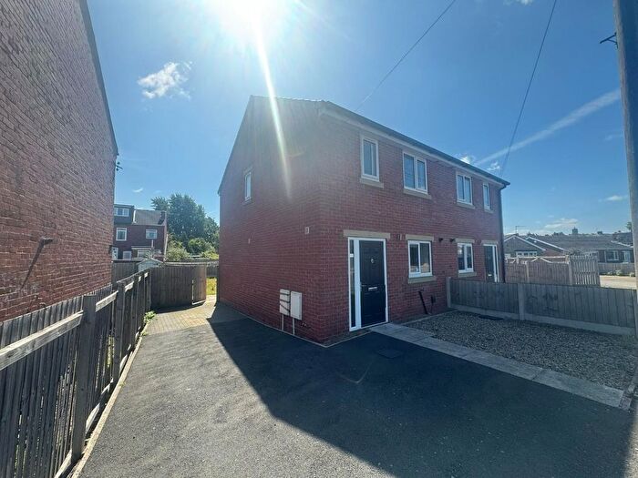 3 Bedroom Property To Rent In Aketon Road, Castleford, WF10