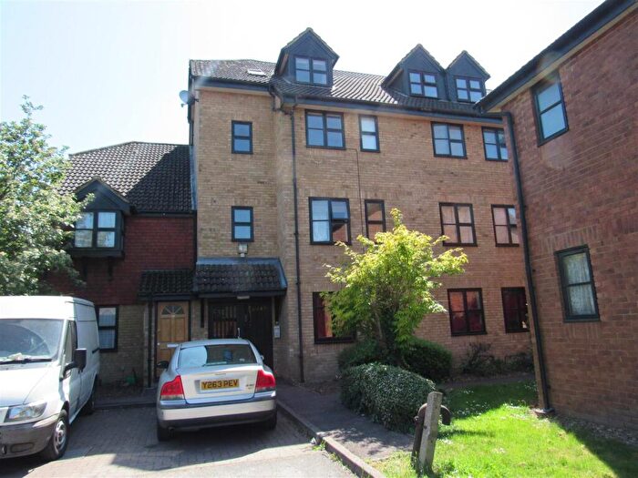 Studio To Rent In Kingston Gardens, Beddington, Surrey, CR0