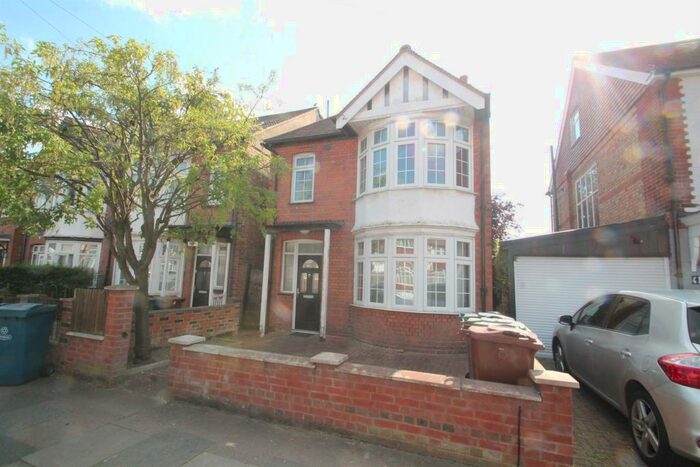 5 Bedroom House To Rent In The Gardens, West Harrow, HA1