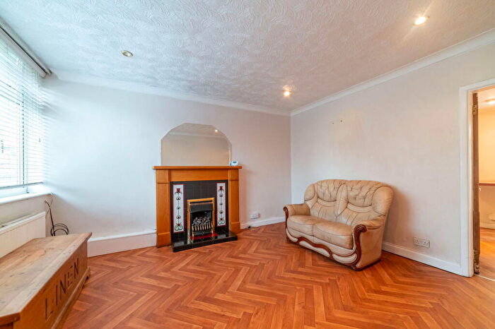 2 Bedroom Semi-Detached House For Sale In Deganwy Grove, South Reddish, Stockport, SK5