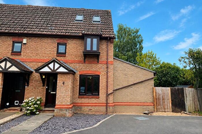 2 Bedroom Terraced House To Rent In Devoil Close, Guildford, GU4