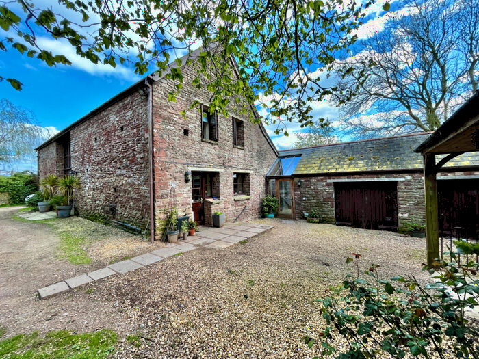5 Bedroom Barn Conversion For Sale In Lensbrook, GL15