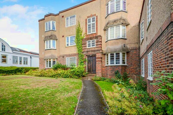 2 Bedroom Flat To Rent In Abbey Court, AL1