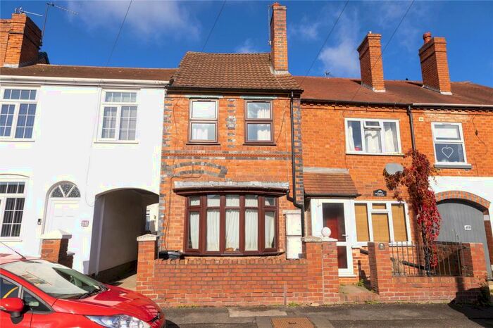 2 Bedroom Apartment To Rent In Blackberry Lane, Halesowen, West Midlands, B63