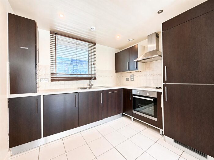 2 Bedroom Flat To Rent In Kingscote Way, Brighton, BN1