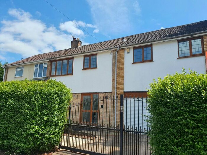 4 Bedroom Semi-Detached House To Rent In Tennyson Road, Hinckley, Leicestershire, LE10