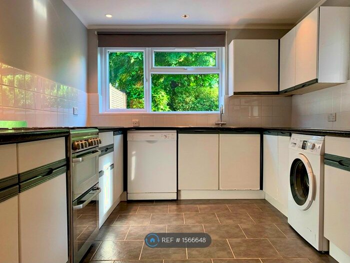 3 Bedroom Semi-Detached House To Rent In Albany Road, London, W13