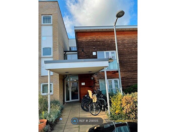 3 Bedroom Flat To Rent In Maltings Close, Cambridge, CB5
