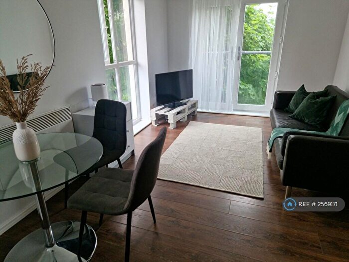 1 Bedroom Flat To Rent In Broughton Lane, Salford, M7
