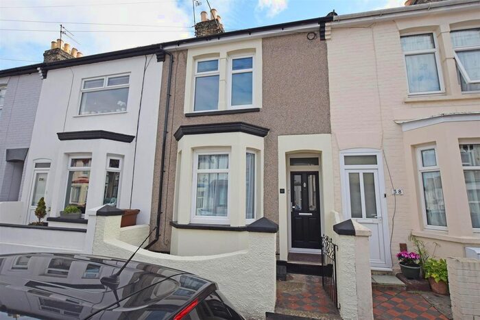 3 Bedroom Terraced House To Rent In Selbourne Road, Gillingham, ME7