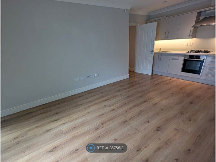2 Bedroom Flat To Rent In Dwight Road, Watford, WD18