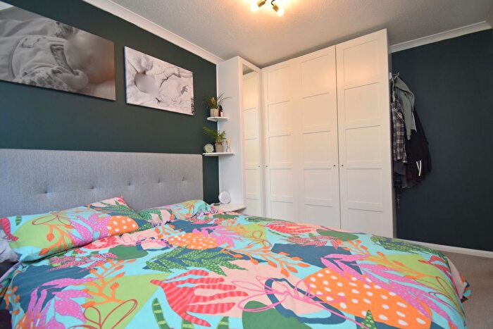 3 Bedroom End Of Terrace House For Sale In Hazel Walk, Biggleswade, SG18