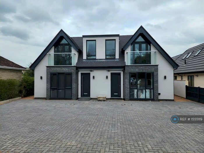 2 Bedroom Flat To Rent In Bicester Road, Kidlington, OX5