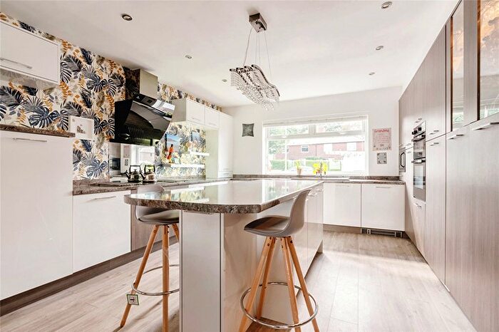4 Bedroom Detached House For Sale In Rosehill Road, Burnley, Lancashire, BB11