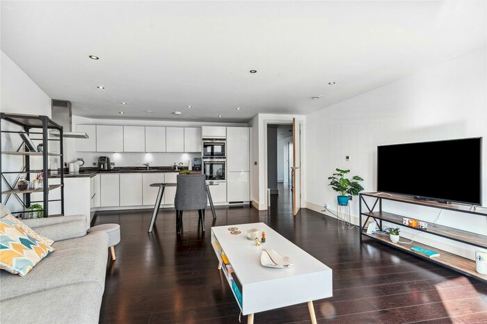 2 Bedroom Flat To Rent In Camden Road, Camden, NW1