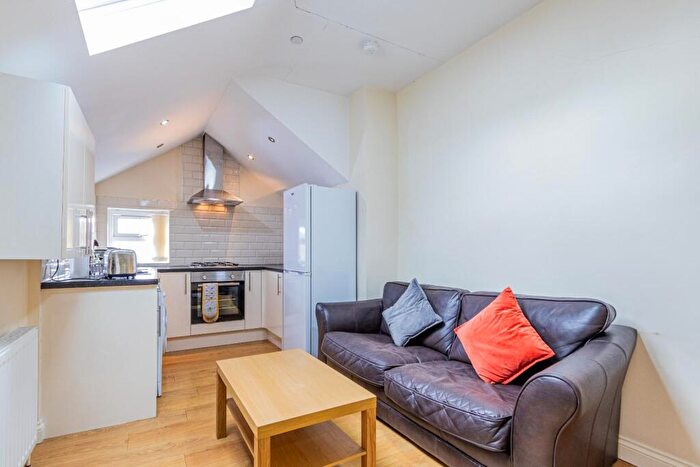 3 Bedroom Private Halls To Rent In Tewkesbury Street, Cathays, CF24