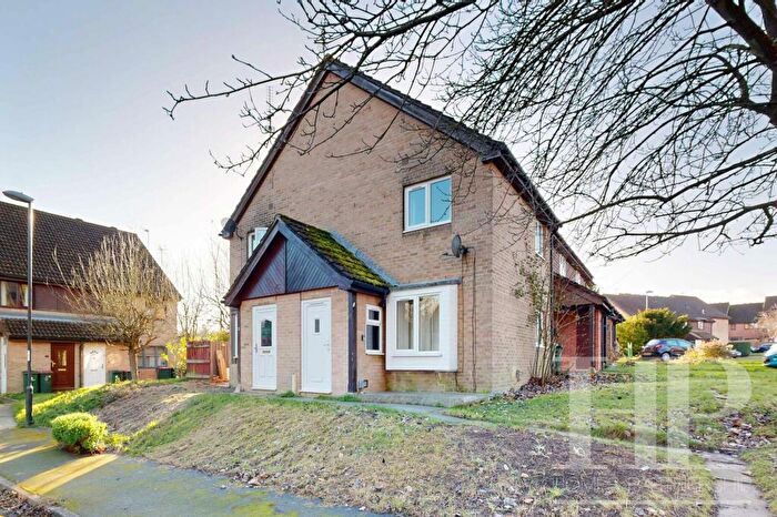 1 Bedroom End Of Terrace House To Rent In Guinevere Road, Ifield, RH11