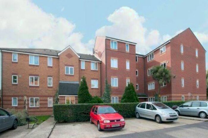 2 Bedroom Flat To Rent In Bream Close, London, N17