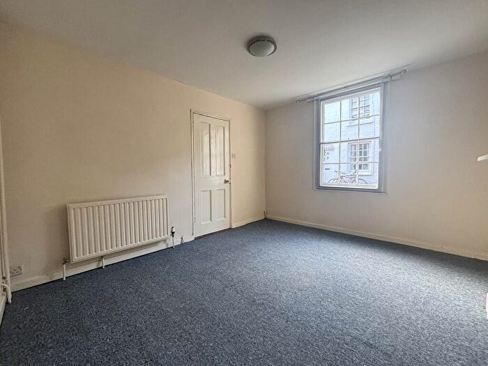 2 Bedroom Cottage To Rent In Orchard Street, Cambridge, CB1