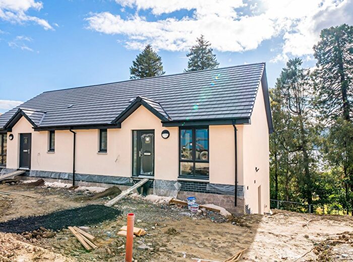 3 Bedroom Semi-Detached House For Sale In Blair Gardens, Shandon, G84