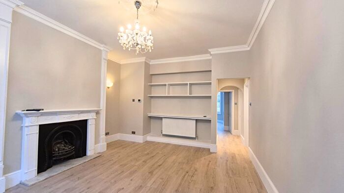 2 Bedroom Flat To Rent In Sinclair Rd, Brook Green, London, W14