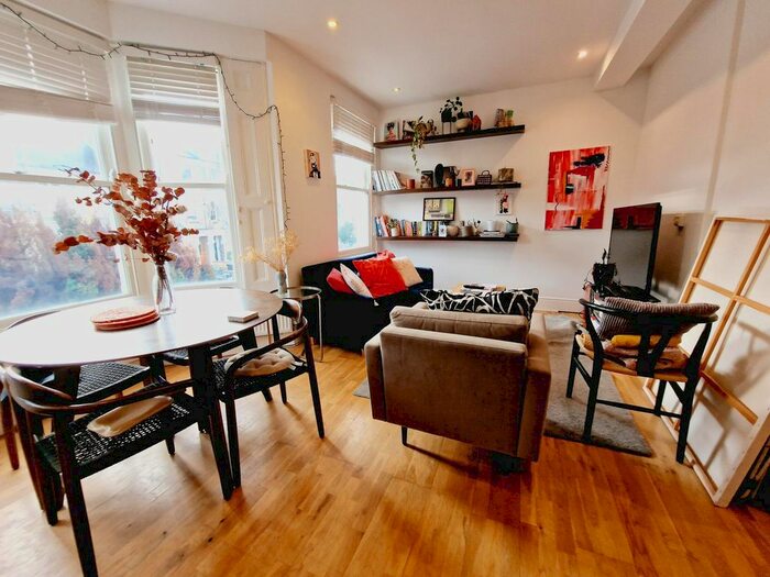 2 Bedroom Flat To Rent In Freegrove Road, London, N7