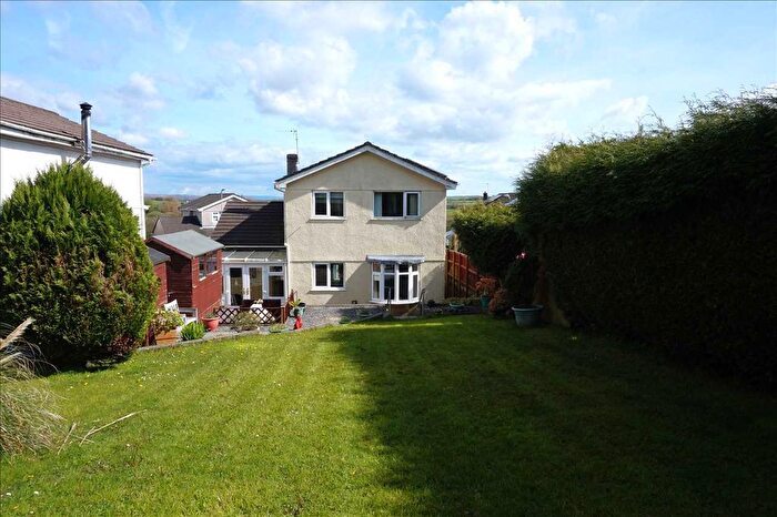 3 Bedroom Detached House For Sale In Erw Non, Llannon, Llanelli, SA14