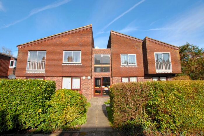 2 Bedroom Flat For Sale In Mill Road, Hythe, CT21