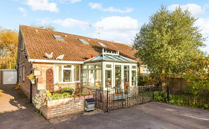 4 Bedroom Semi-Detached Bungalow For Sale In Fitzalan Road, Arundel, BN18