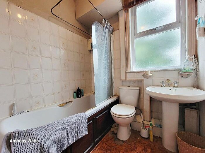 3 Bedroom Terraced House For Sale In Maryland Road, Wood Green, N22