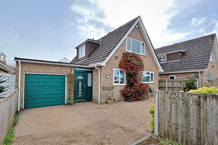 2 Bedroom Detached House For Sale In Violet Farm Close, Corfe Mullen, Wimborne, BH21