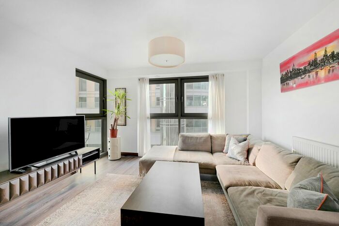 2 Bedroom Flat To Rent In Bridges Wharf, Battersea, London, SW11