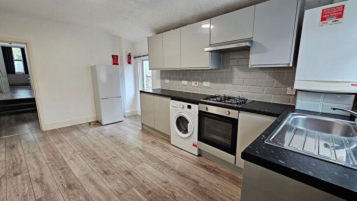 2 Bedroom Flat To Rent In Church Road, London, NW10