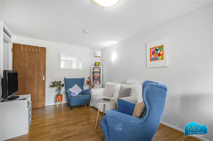2 Bedroom Apartment To Rent In Chalice Court, Deanery Close, East Finchley, London, N2