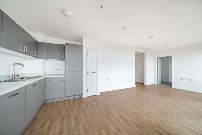 1 Bedroom Flat To Rent In St. Pauls Road, Barking, IG11