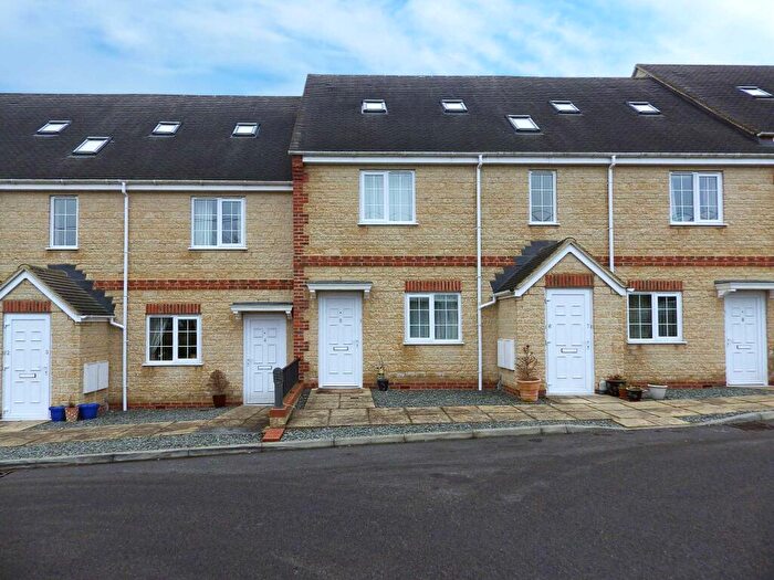 1 Bedroom Apartment To Rent In Wroslyn Road, Witney, Oxfordshire, OX29