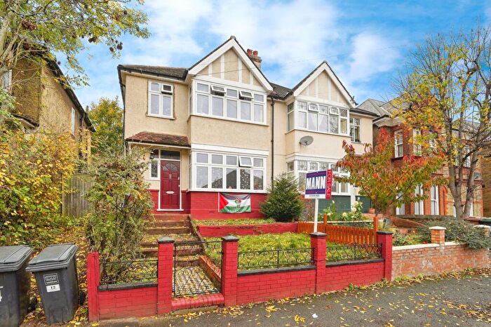 3 Bedroom Semi Detached House For Sale In Exbury Road, London, SE6