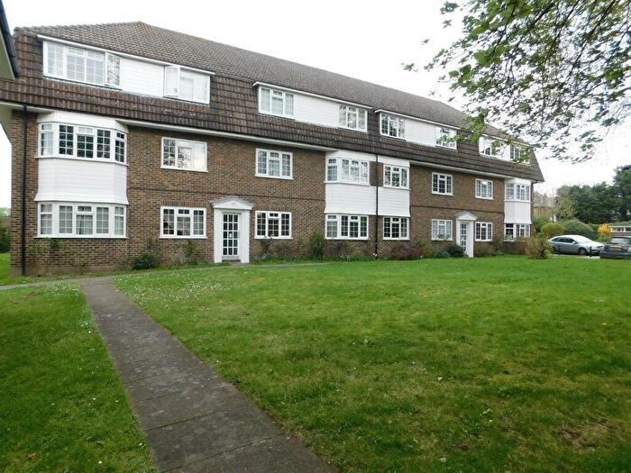 2 Bedroom Apartment To Rent In Epsom, KT17