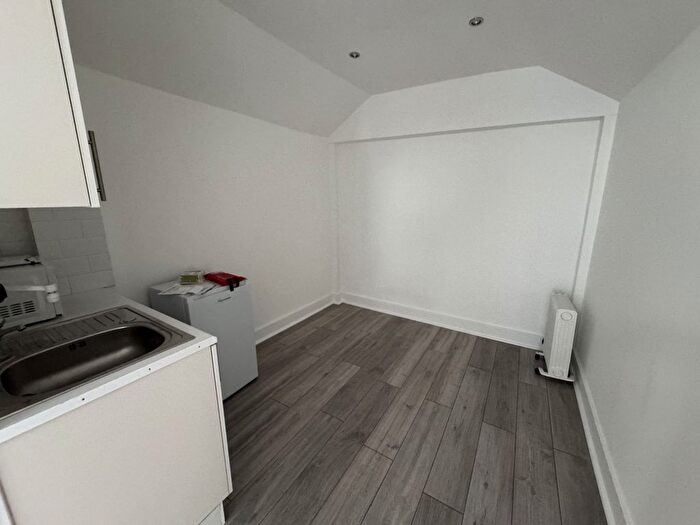 1 Bedroom Studio To Rent In Tudor Drive, Morden, Surrey, SM4